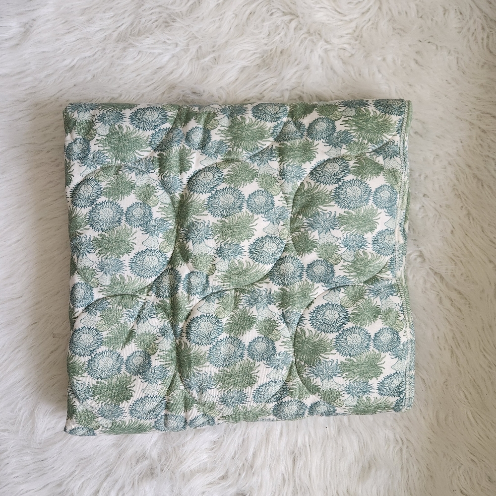 Kate Quinn Sage Anemone Quilt- Bamboo